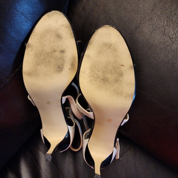 Worthington Steffi Black/White Heel - Picture 2 of 4